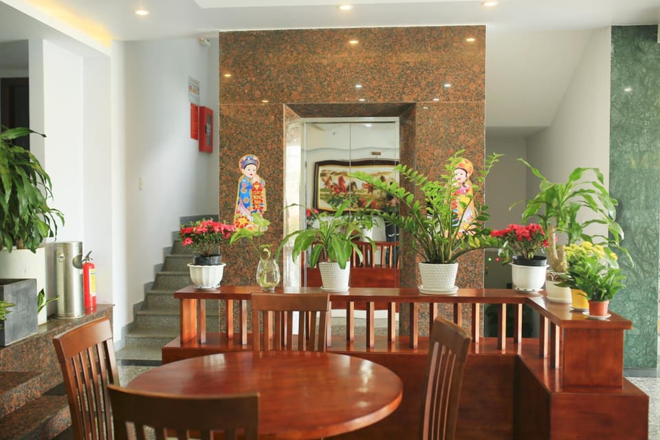 Phuong Linh Hotel Hotel in Hoa Hai