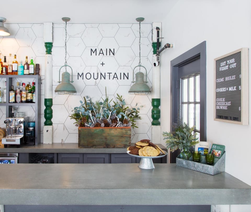 Main and Mountain Motel in Ludlow