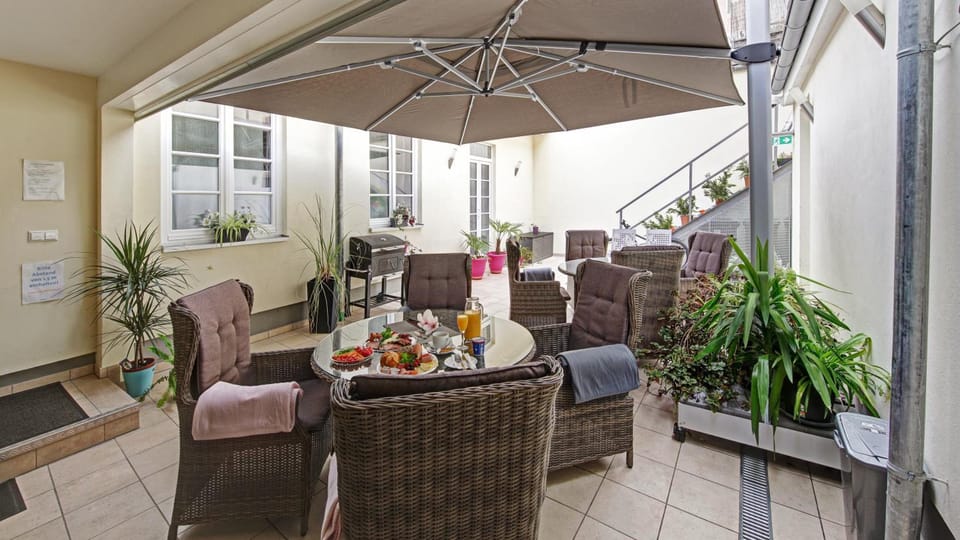 Boutique-Hotel Kronenstuben - unschlagbare Zentrumsnahe direkt am Marstall & Marktplatz - Schloss in Hotel in Ludwigsburg