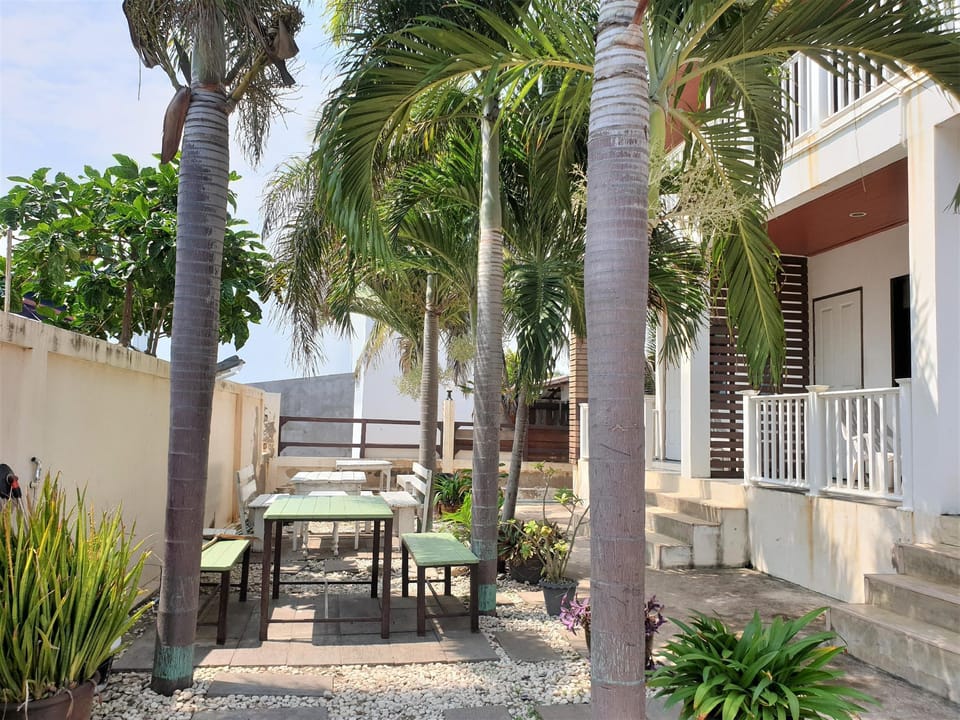 Sea beach Koh Larn 2 Hotel Hotel in Chon Buri Changwat
