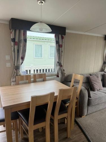 3 Bed Platinum Caravan PRESTHAVEN SANDS Lodge in Llanasa
