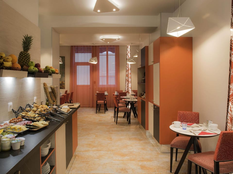 Mercure Paris Pont de Levallois Neuilly Hotel in Levallois-Perret
