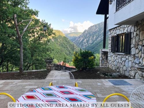 Canyon View Lodge - Matka Hostel in Greater Skopje, North Macedonia