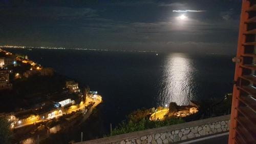 Amalfi Rooms & Suite Duoglio Beach - seaview Hotel in Amalfi