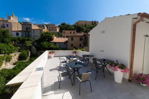 NUMISIA Guest House Hotel in Terracina