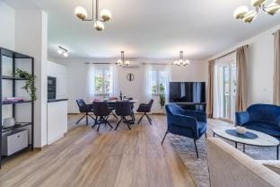 Janie in Splitska with 4 bedrooms and 2 bathrooms Hotel in Split-Dalmatia County