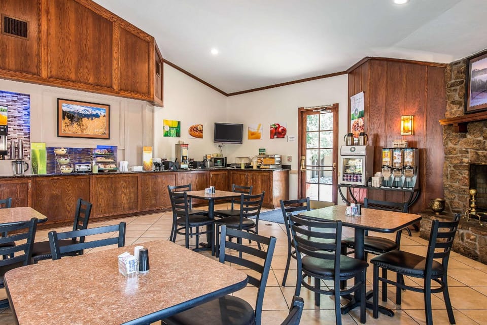 Quality Inn & Suites Garden Of The Gods Hotel in Colorado Springs