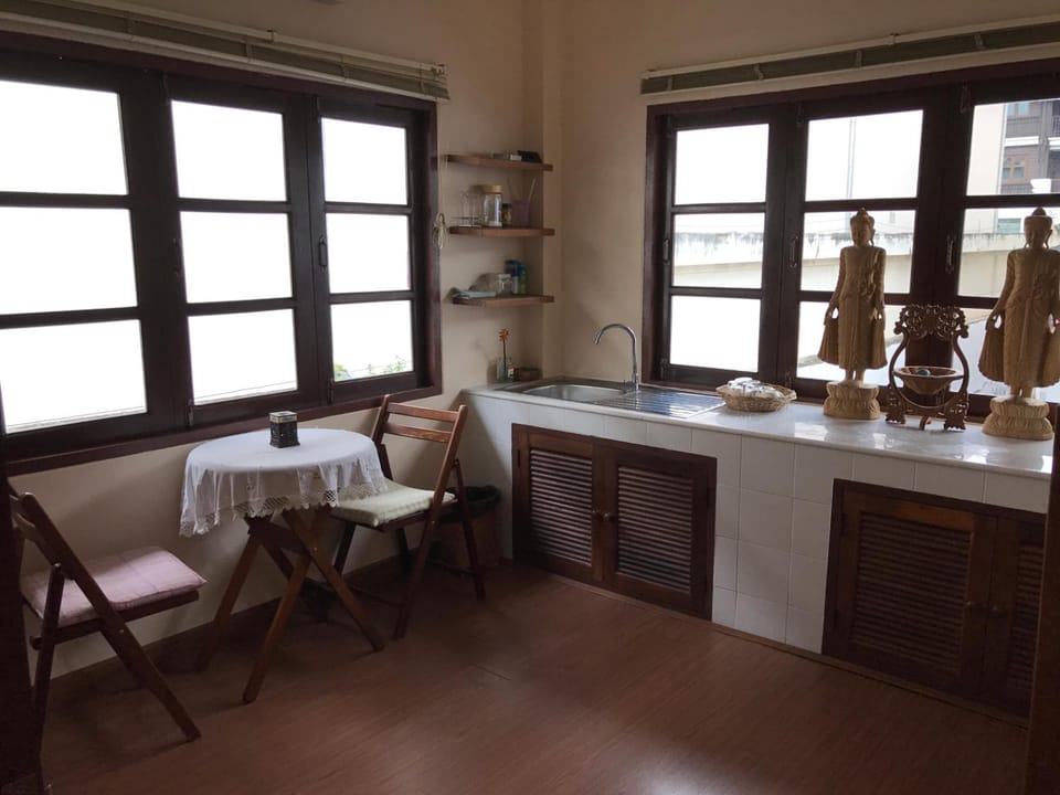 Baan Klang Vieng Hotel in Chiang Mai