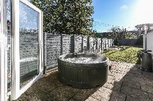 Garden Apartment with hot tub  Hotel in Bath