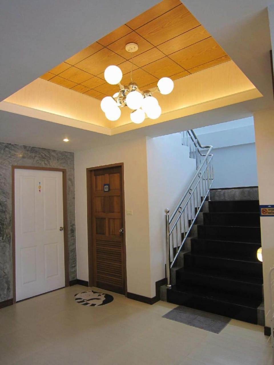 White Cat Hotel Hotel in Khuekkhak