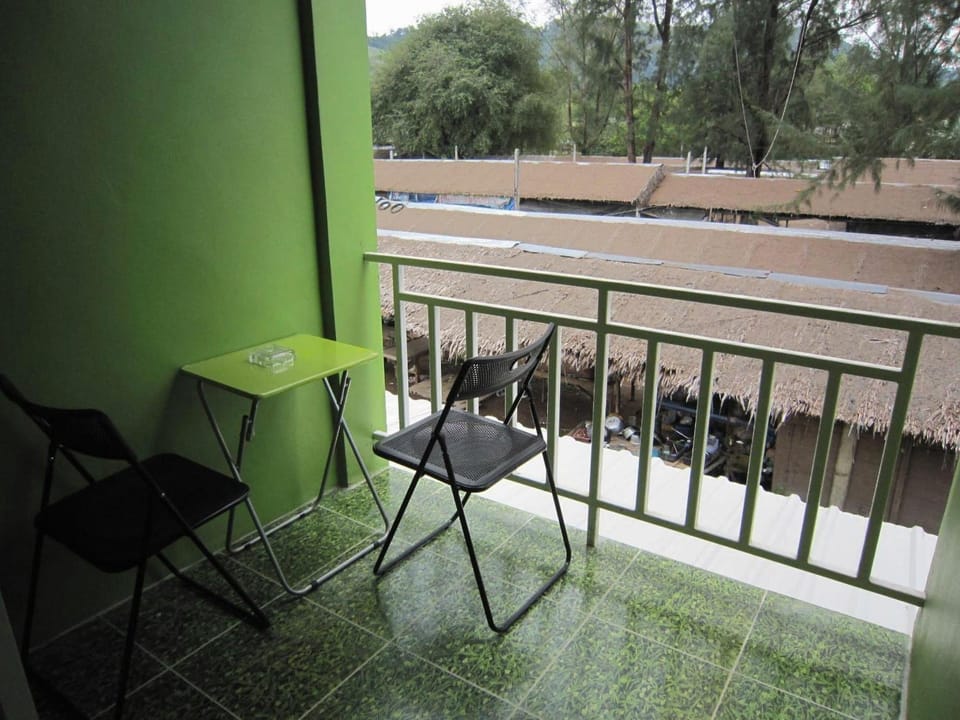 White Cat Hotel Hotel in Khuekkhak
