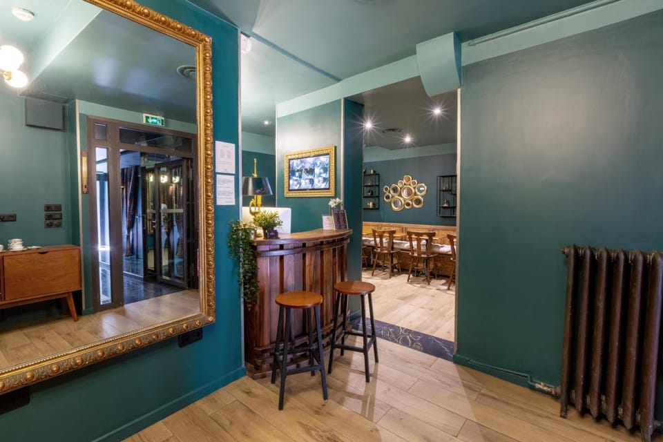 Hotel Wagram Hotel in Paris