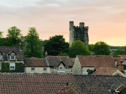 Porters Coffee Shop and B&B Hotel in England