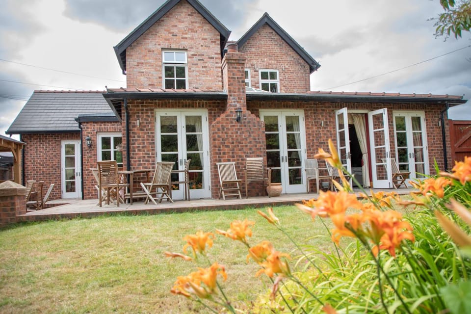 Mere Brook House Hotel in Liverpool