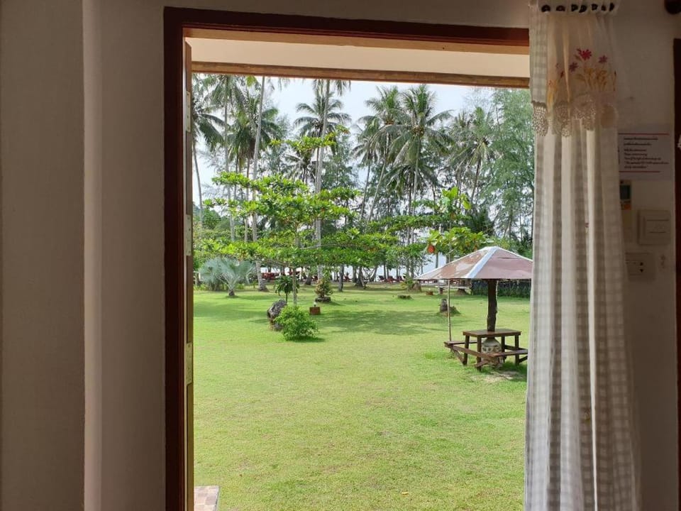 The Sunshine Resort Resort in Trat Changwat