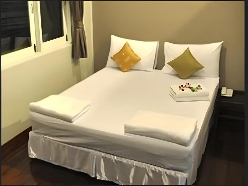 Phetkasem Hotel Hotel in Thailand