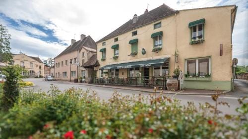 hotel du commerce Hotel in Bourgogne-Franche-Comté
