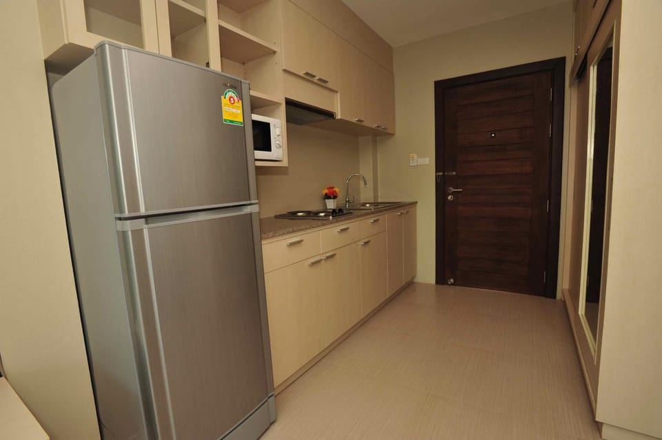 Chalong Beach Front Residence Apartment hotel in Rawai