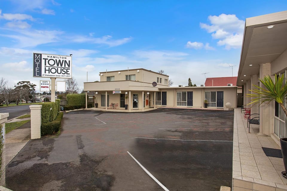 Hamilton Townhouse Motel Motel in Victoria