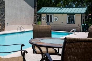 Harvest Inn Hotel in Pine Bush