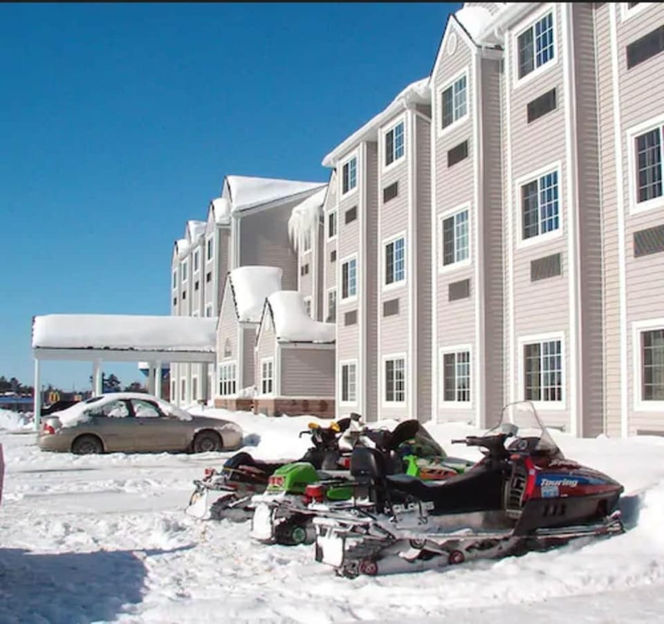 Parry Sound Inn & Suites Hotel in Parry Sound
