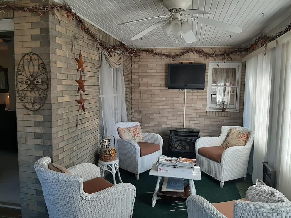 Barclay Bed and Breakfast Hotel in Allegheny River