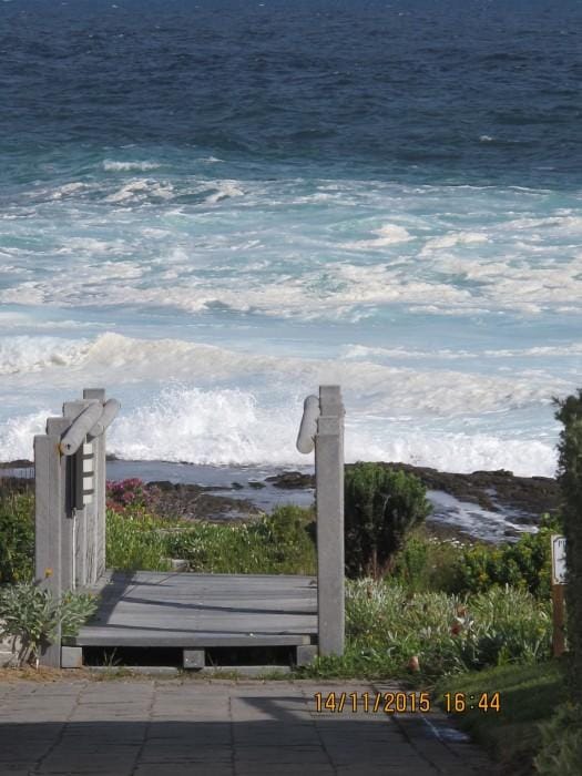 Ocean Edge Apartments Hotel in Hermanus