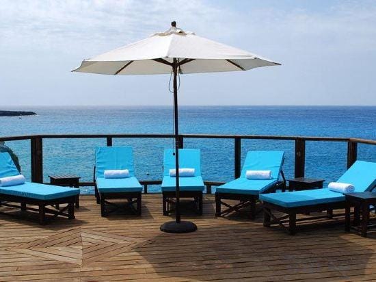Villas Sur Mer Hotel in West End