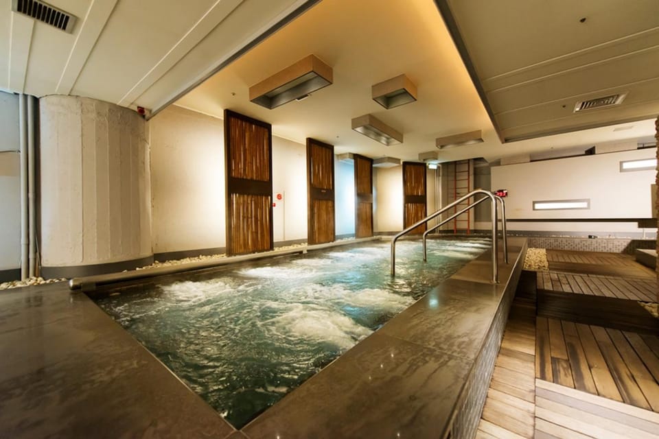 Hot spring bath