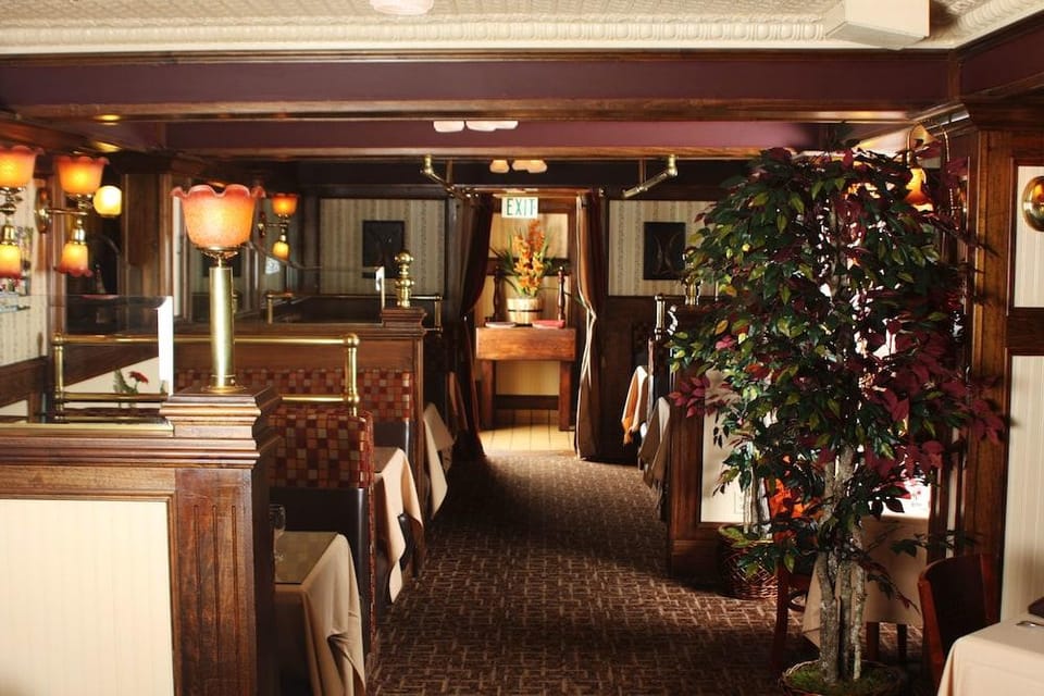 Saddleback Inn at Lake Arrowhead Hotel in Lake Arrowhead