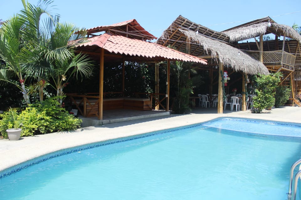 HOSTAL EL CASCOL Hotel in Puerto Lopez