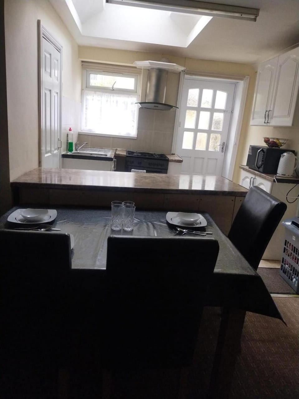 Paradise Apartment - Female Only Hotel in Bradford