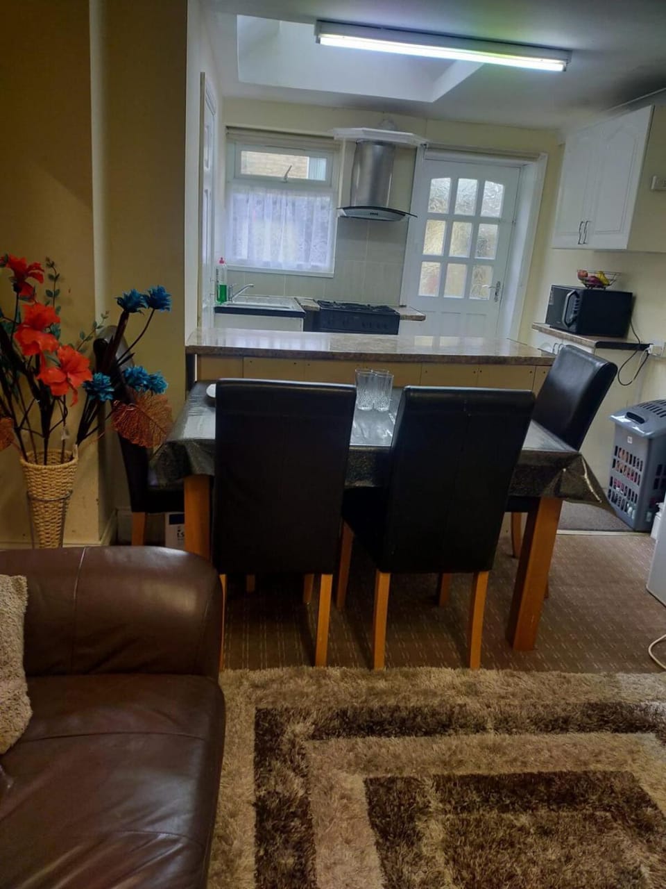 Paradise Apartment - Female Only Hotel in Bradford
