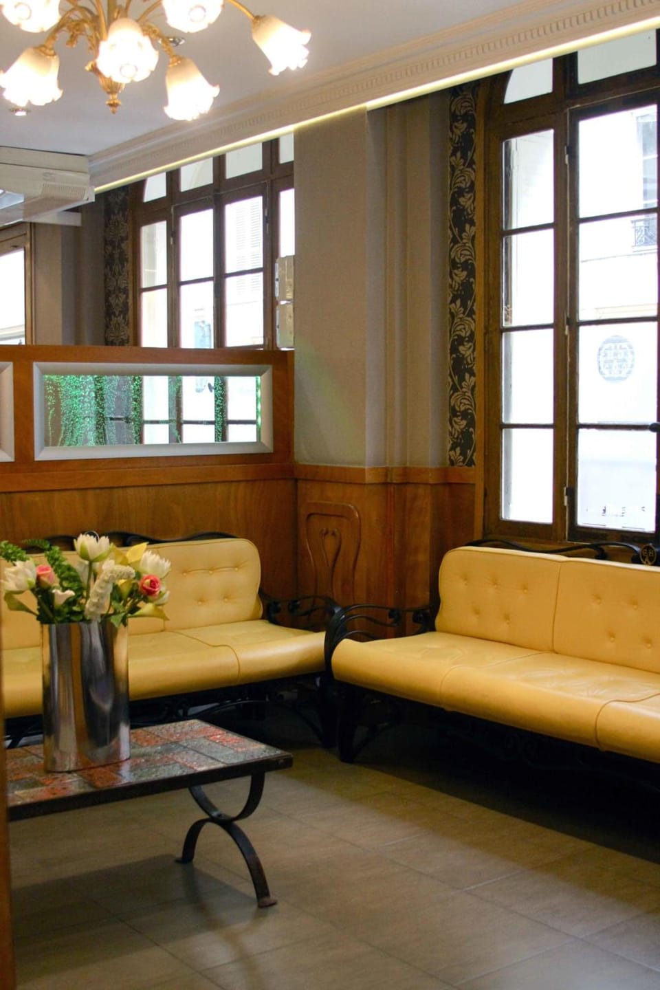 Grand Hotel Amelot Hotel in Paris