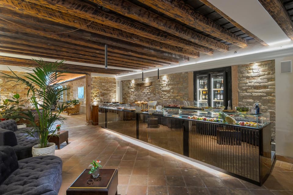 Hotel Nani Mocenigo Palace Hotel in Lido di Venezia
