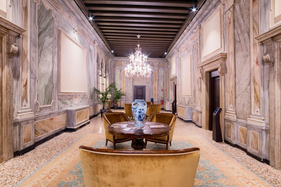 Hotel Nani Mocenigo Palace Hotel in Lido di Venezia