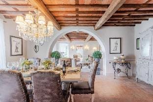 Villa Lina in Lucca with 4 bedrooms and 3 bathrooms Hotel in Capannori