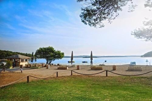 Apartments and Rooms Ana Pomer 217 Hotel in Banjole