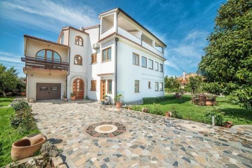 Apartments and Rooms Ana Pomer 217 Hotel in Banjole