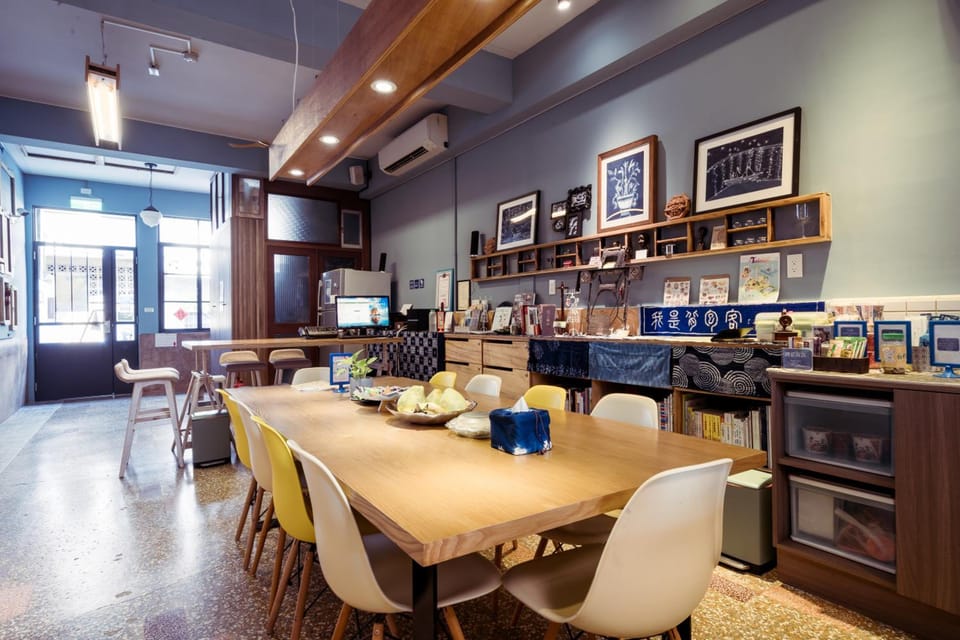 樂客背包旅棧 Local Backpacker Hostel Hostel in Kaohsiung