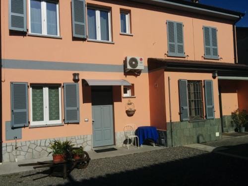 Marinella Guest House Hotel in Lombardy