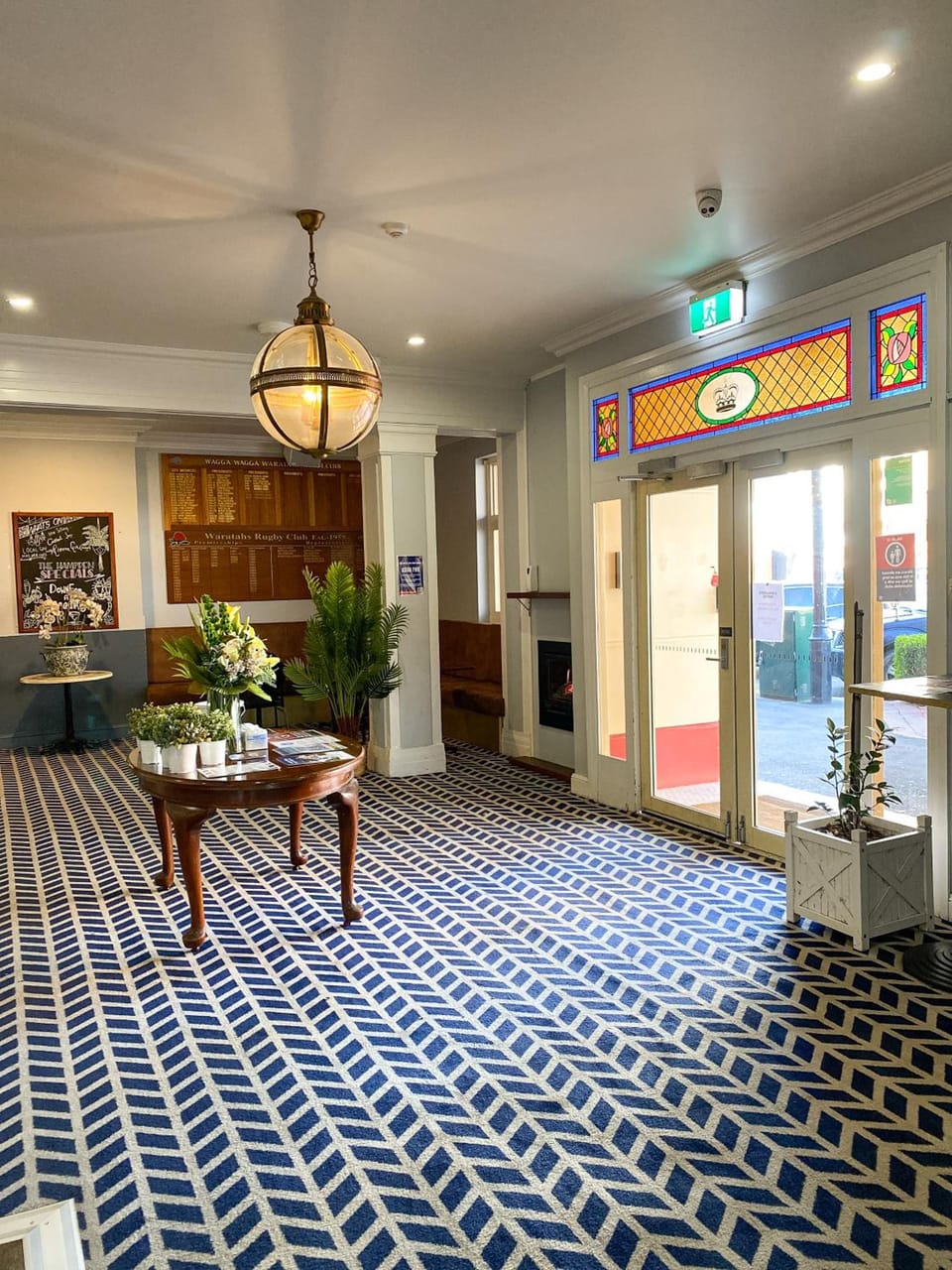 Romano's Hotel & Suites Wagga Wagga Hotel in North Wagga Wagga