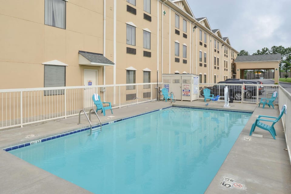 Baymont by Wyndham Grovetown Augusta Hotel in Evans