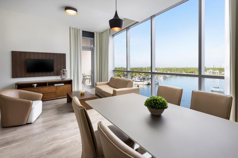 Shared lounge/TV area