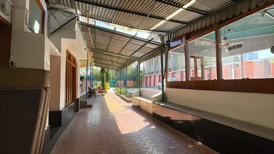 HotelReshi Hotel in India
