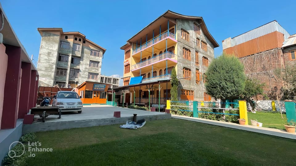 HotelReshi Hotel in India