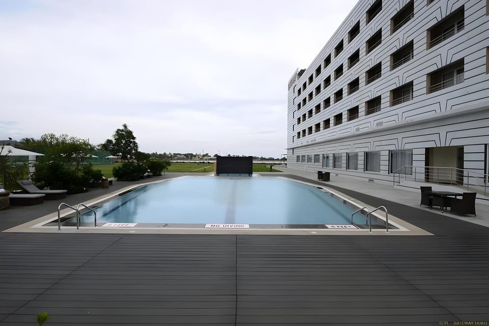 Hotel Naveen Lakeside Hotel in Karnataka