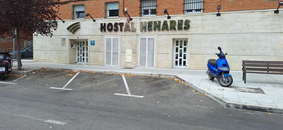 HOSTAL HENARES Hotel in Madrid