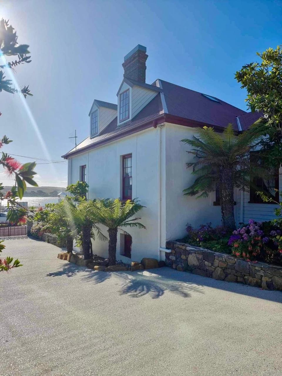 Poet's Cottage Stanley Hotel in Tasmania