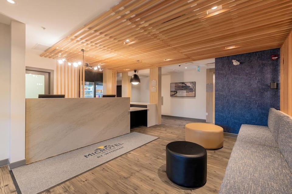 Microtel Inn & Suites by Wyndham Oyster Bay Ladysmith Hotel in Southern Gulf Islands